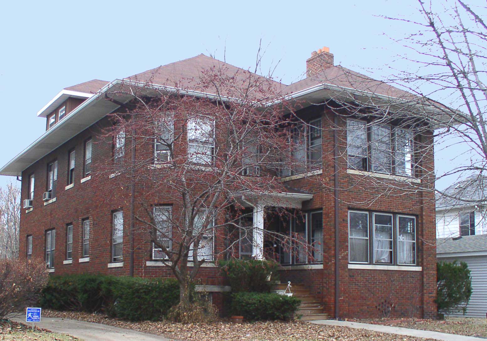 811 S State - 3